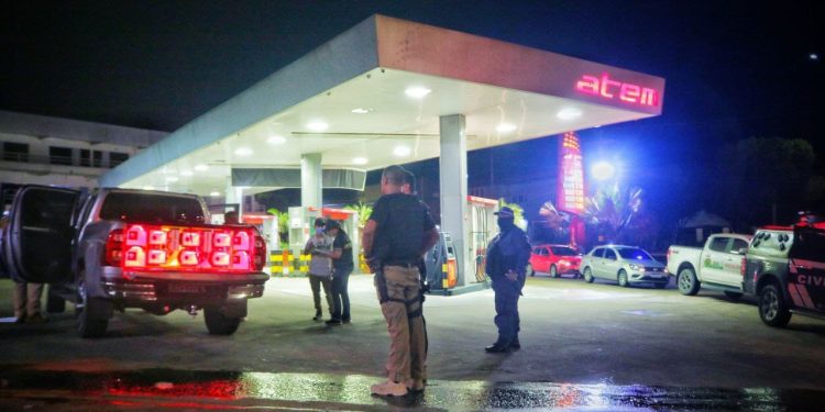 O flagrante ocorreu na noite desta sexta-feira (18). Foto: Carlos Soares - SSP/AM