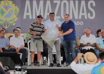 Entre as entregas realizadas estão kits de sementes,  serraria portátil, Casa de Farinha e muito mais. Foto: Diego Peres / Secom