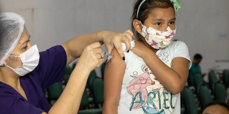 A campanha municipal de vacinação contra a Covid-19 segue uma nova recomendação do Ministério da Saúde. Foto: Divulgação / Semsa