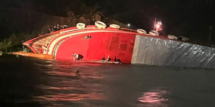 O acidente aconteceu na Orla da Compensa, Zona Oeste de Manaus. Foto: Reprodução