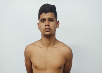 O homem foi preso em flagrante e assumiu que ia roubar o coletivo. Foto: Reprodução