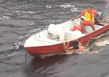 O acidente ocorreu na manhã deste domingo (19) e gerou muita tensão nos banhistas. Foto: Reprodução
