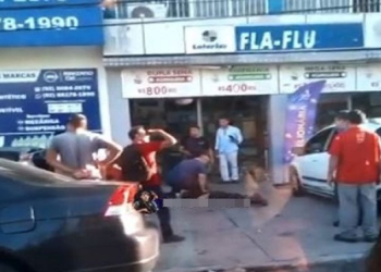 A lotérica estava lotada e o homem foi pego pelos próprios clientes. Foto: Reprodução