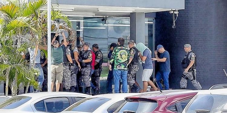 Os policiais foram presos após operação do Ministério Público do Amazonas. Foto: Reprodução