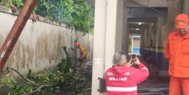 O acidente aconteceu enquanto os alunos estavam dentro de duas salas de aula. Foto: Reprodução