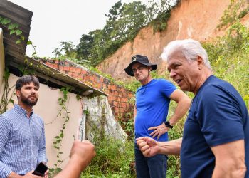 A área foi interditada pela Defesa Civil Municipal e o prefeito esteve lá nesta quarta-feira (15). Foto: Dhyeizo Lemos / Semcom