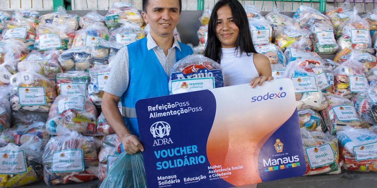 No valor único de R$ 228, o benefício será concedido por meio dos chamados “Cartões Solidários”. Foto: Marcely Gomes / Semasc