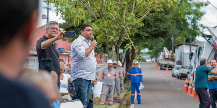 Parlamentar participou de mobilização pacífica realizada na manhã desta sexta-feira (03/03). Foto: Diego Caja – Dicom/CMM
