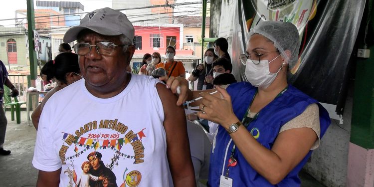 A Secretaria Municipal de Saúde (Semsa) segue a recomendação do Ministério da Saúde para a ampliação do público contemplado. Foto: Divulgação / Semsa