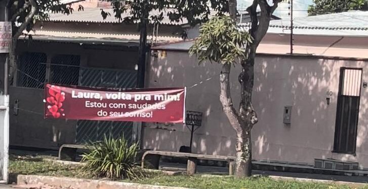 Várias faixas foram espalhadas pela cidade e deixaram os manauaras curiosos. Foto: Reprodução