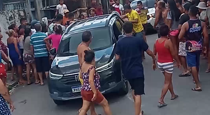 O crime aconteceu na tarde desta segunda-feira (13) e o homem chegou a ser levado ao hospital, mas não resistiu. Foto: Reprodução