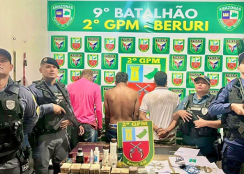 O trio foi preso em flagrante e todos os objetos roubados foram recuperados. Foto: Reprodução