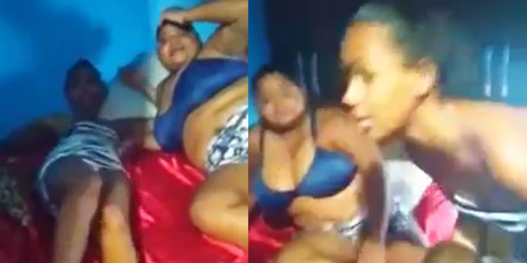 As duas foram pegas na cama, se agarrando, enquanto o filho brincava no mesmo quarto. Foto: Reprodução