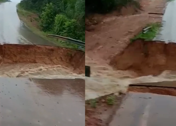 A forte chuva neste sábado (22) fez uma cratera se abrir. Foto: Reprodução