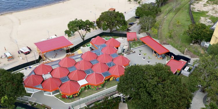 O novo espaço a ser inaugurado é a primeira grande reabilitação de um antigo prédio abandonado e deteriorado há mais de 25 anos. Foto: Dhyeizo Lemos / Semcom