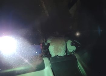 O homem estava no banco do motorista. Foto: Reprodução