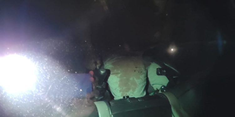 O homem estava no banco do motorista. Foto: Reprodução