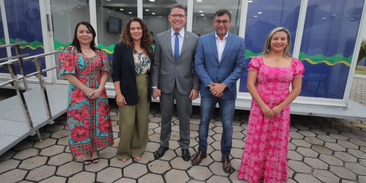 O modelo foi apresentado por Wilson Lima ao governador de Rondônia, Marcos Rocha. Foto: Diego Peres / Secom