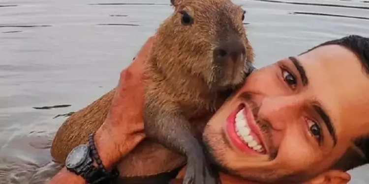 O influenciador Agenor Tupinambá foi multado e o caso gerou repercussão. Foto: Reprodução