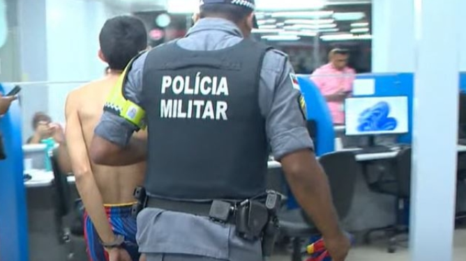 O homem foi levado ao 14º DIP, na Zona Leste de Manaus. Foto: Reprodução