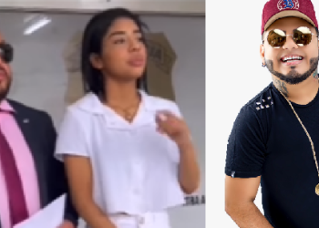 A ex-vocalista esteve na Delegacia da Mulher acompanhada do advogado. Foto: Reprodução