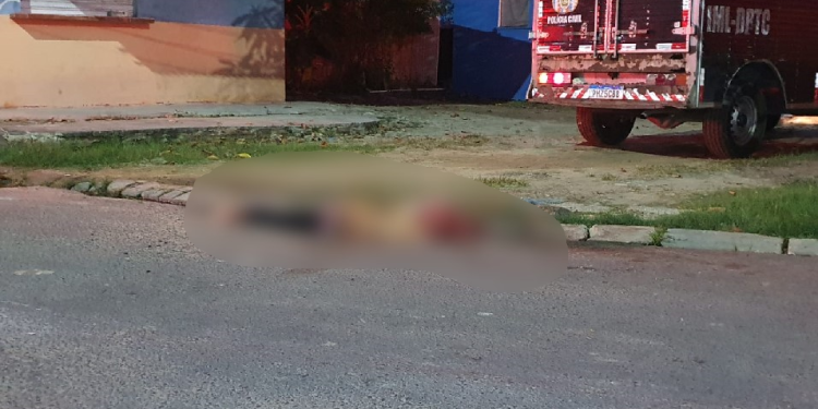 O menino foi atingido por tiros e facadas. Foto: Reprodução