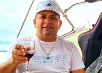 Em 2017, o prefeito nomeou a irmã para o cargo de fisioterapeuta e para a função de coordenadora da saúde do idoso. Foto: Reprodução/Facebook