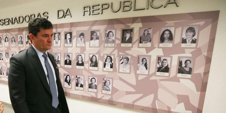 Brasília (DF) 23/03/2023 Senador, Sergio Moro, nos corredores do Senado.