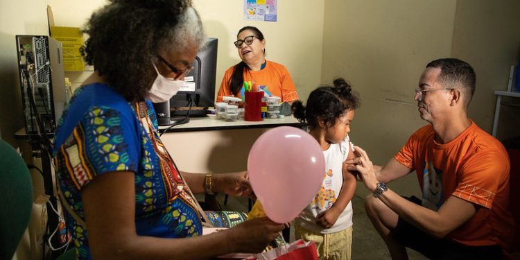 Aproximadamente 1,5 mil profissionais da secretaria participam da mega-ação. Foto: Graziela Praia / Semsa