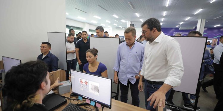 O Governo do Estado já emitiu 11,2 mil documentos, dos quais 1,3 mil já foram entregues e os demais estão prontos para entrega. Foto:  Diego Peres / Secom