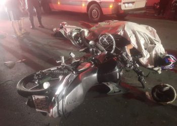 As motos ficaram destruídas com a colisão. Foto: Reprodução