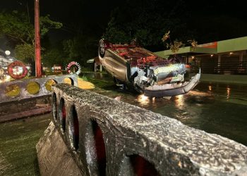 O acidente ocorreu durante a forte chuva desta quarta-feira. Foto: Reprodução