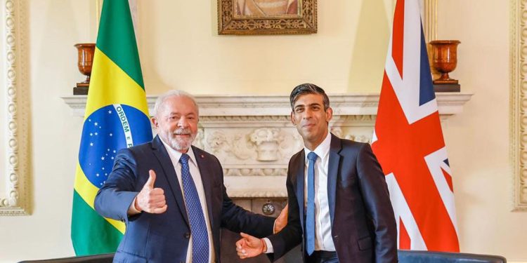 Londres, Inglaterra, 05.05.2023 - O presidente Luiz Inácio Lula da Silva é recebido pelo primeiro-ministro do Reino Unido, Rishi Sunak. Foto: Ricardo Stuckert/PR
