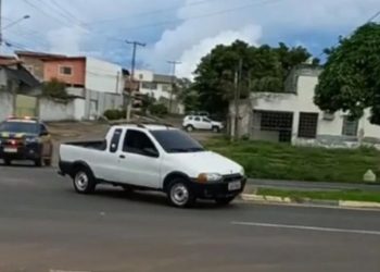 Após 20 minutos de perseguição ele foi preso e alegou que fugiu porque não estava em um carro adaptado  - Foto: Reprodução