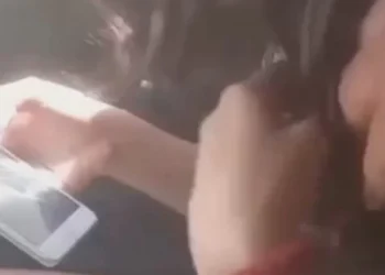 O motorista e a adolescente foram levados para a Delegacia de Flagrantes - Foto: Reprodução