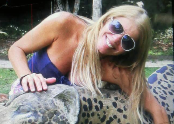 A mulher chegou a ser socorrida, mas nada mais podia ser feito. Foto: Reprodução