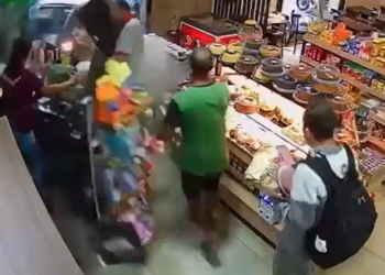 Por pouco os clientes não foram atingidos. Foto: Reprodução