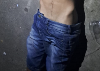 O homem estava com o amigo no segundo andar de uma construção. Foto: Reprodução