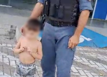 A criança já está com a família em casa. Foto: Reprodução