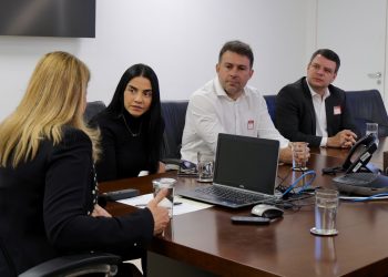 Além da secretária Shádia Fraxe, participaram da reunião em Brasília, os subsecretários de Gestão da Saúde, Djalma Coelho; e de Gestão Administrativa e Planejamento, Nagib Salem. Foto: Carolina Antunes / Agência In.Pacto