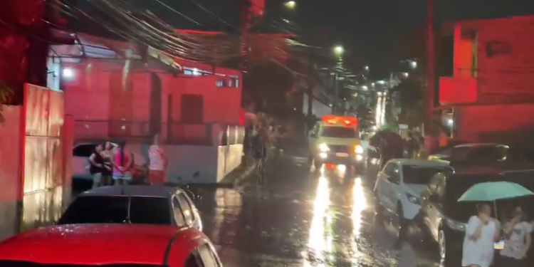 O corpo estava numa casa dentro de um beco. Foto: Reprodução