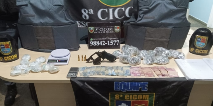 O homem foi autuado em flagrante e já tinha um mandado de prisão em seu nome. Foto: Reprodução