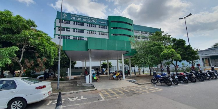 Saúde realiza atendimentos de forma manual com reforço dos servidores. Foto: Divulgação/SES-AM