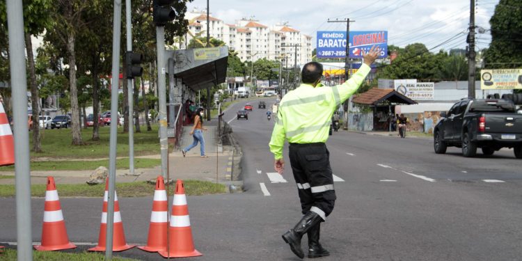 Manaus - 26.05.2020
Trânsito alterado na av.Max Teixeira
Foto.Altemar Alcantara.Semcom