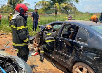 Das quatro vítimas, duas precisaram ser desencarceradas das ferragens. Foto: Divulgação/CBMAM