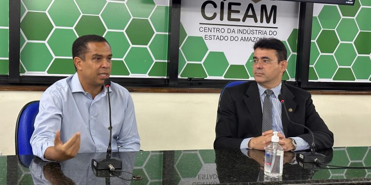 Auditor Fiscal Carlos Balter e o 2° vice-presidente do Sindifisco Eduardo Toledo da Silva. Foto: Divulgação