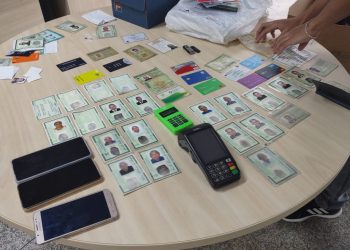 Manuel Raimundo foi abordado em um shopping center tentando abrir conta bancária com documentos falsos. Foto: Erlon Rodrigues e Divulgação/PC-AM