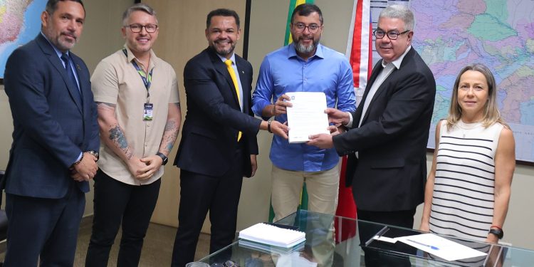 CBF vai candidatar o Brasil para receber o Mundial. Foto: Diego Peres e Antônio Lima / Secom