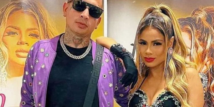 A mãe do funkeiro decidiu contar tudo ao vivo. Foto: Reprodução