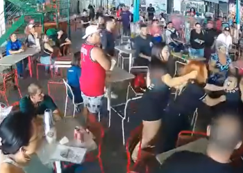 A mulherada saiu no tapa e os clientes ficaram sem entender nada. Foto: Reprodução